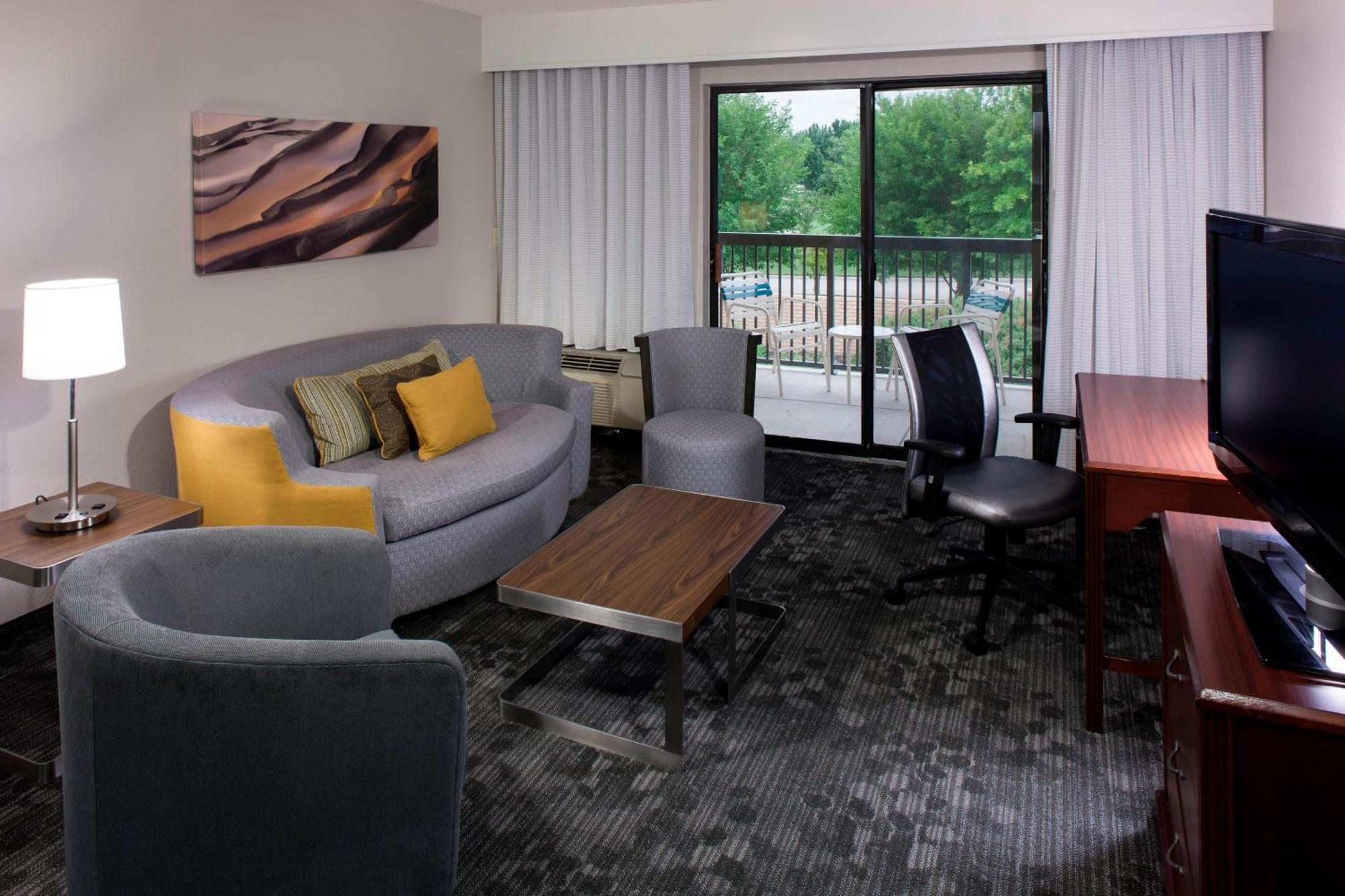 Courtyard By Marriott Wichita East Ξενοδοχείο Εξωτερικό φωτογραφία