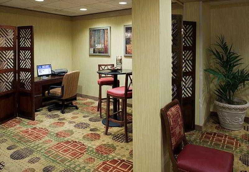 Courtyard By Marriott Wichita East Ξενοδοχείο Εξωτερικό φωτογραφία